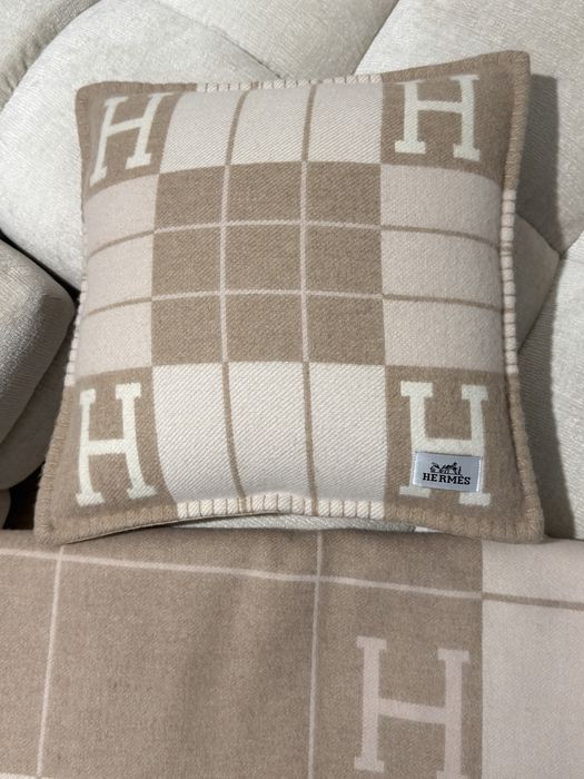 Hermes одеало и възглавница