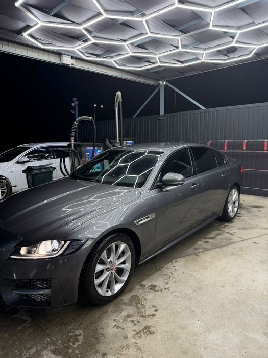 Jaguar XF 2016 • 2.0 Diesel R SPORT