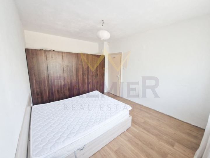 Продава се Тристаен апартамент в София, Оборище - 108 кв.м за 2900 €/кв.м - Снимка #1