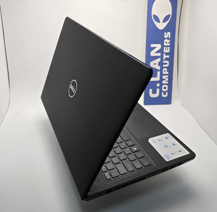 Dell Vostro 15  i7 7500/8GB/250SSD/AMD R5 M420-2GB/FHD
