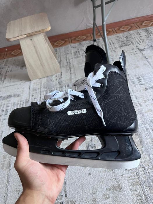 продам коньки HS-207
