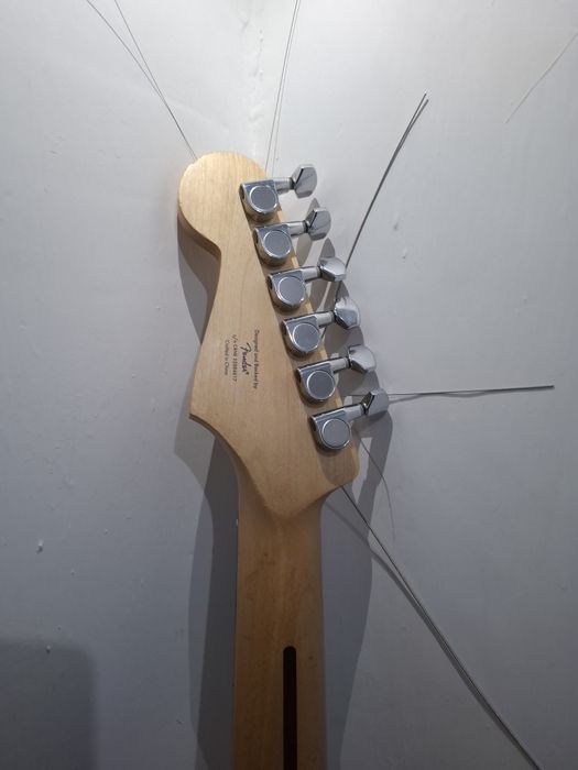 Продам гитару squier stratocaster by fender.
