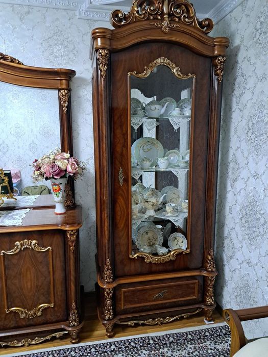 Zamonaviy klassik mebel sotiladi