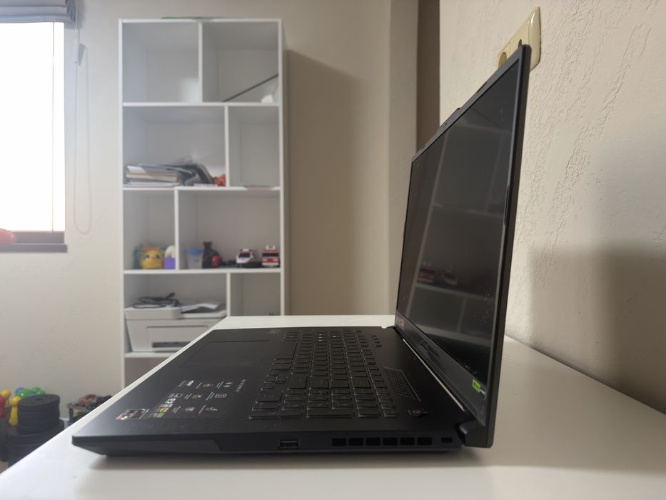 Gaming лаптоп ASUS TUF RTX 4050 в гаранция