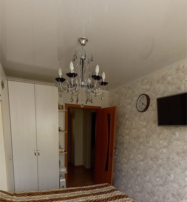 Продам люстру + 2 бра настенных в подарок!