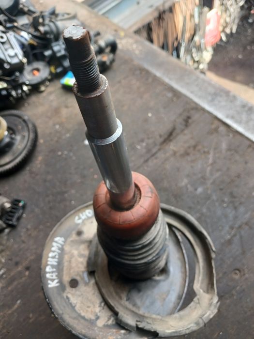 Амортизатор Вольво S40