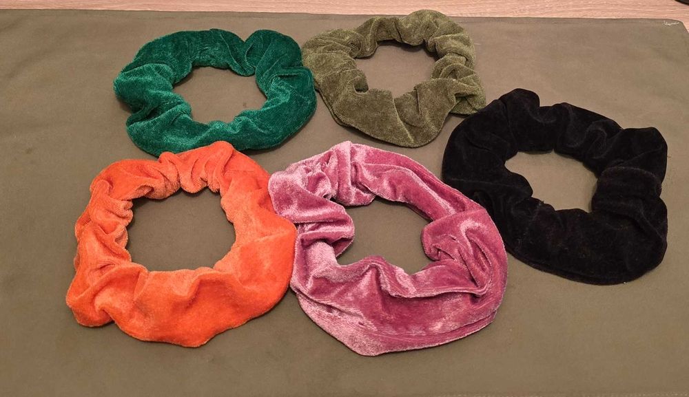 Elastice pentru prins părul și agrafe