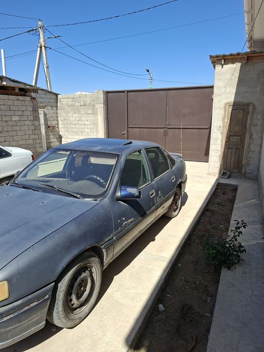 Автомобиль Опель вектра