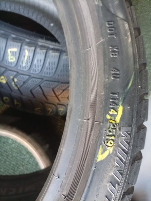 225 40 18 Pirelli și Michelin m+s