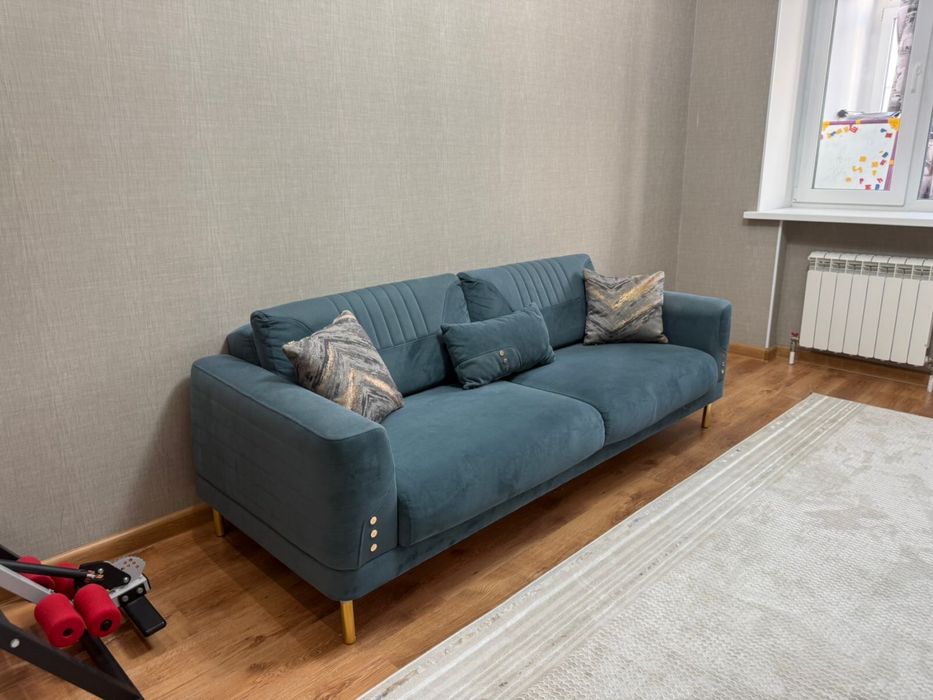 Продам красивый диван.