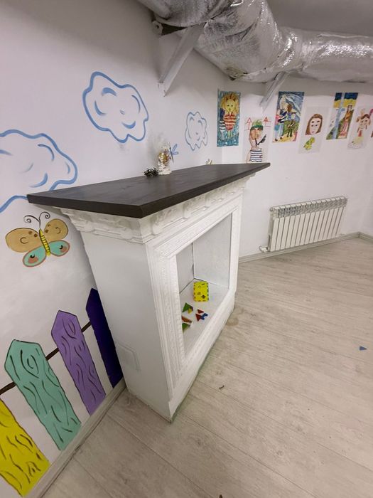 Камин,диван для дома работы