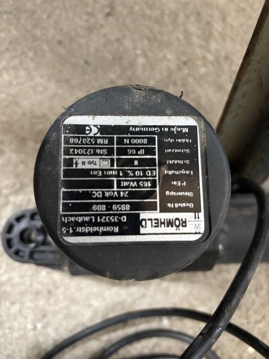 Електрически линеен задвижващ механизъм 24V