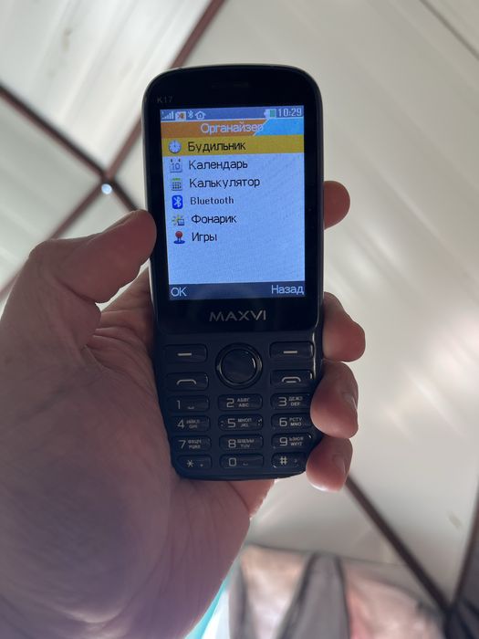 Maxvi k17 кнопочный телефон