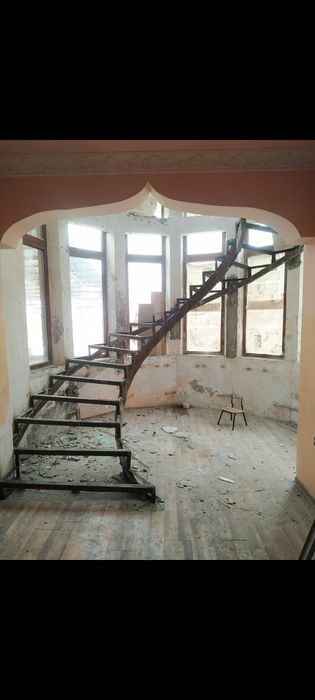 Лестница каркас из металла