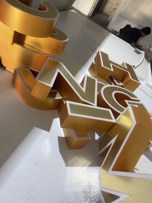 Tashqi reklama banner