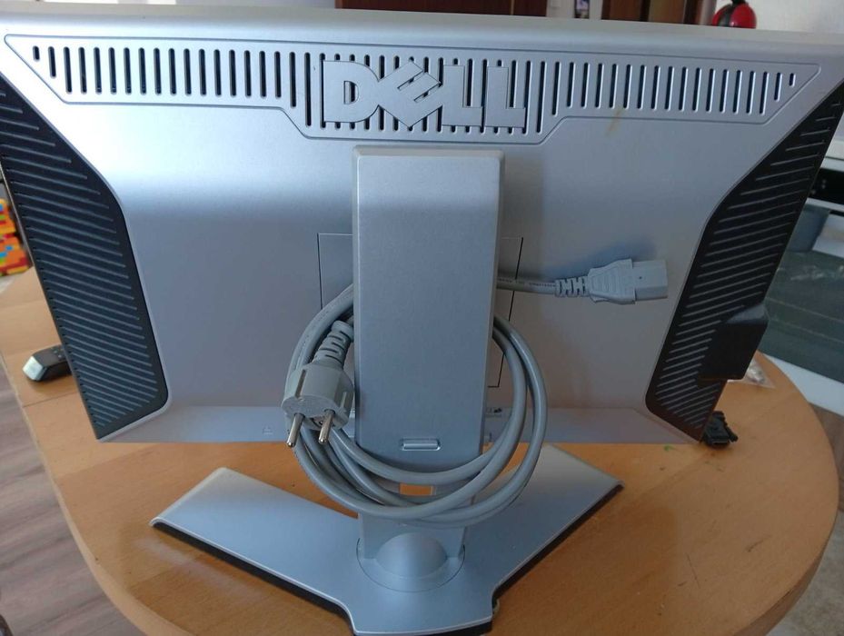 Монитор Dell 2208WFPT