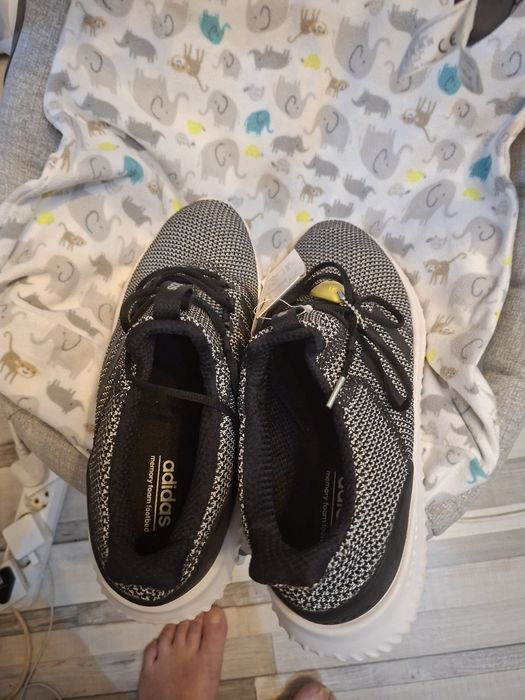 Vand Adidasi originali NR.47- ANGLIA-AMAZON