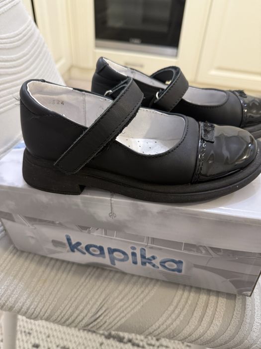 Продам туфли 30 размер. Фирма капика.