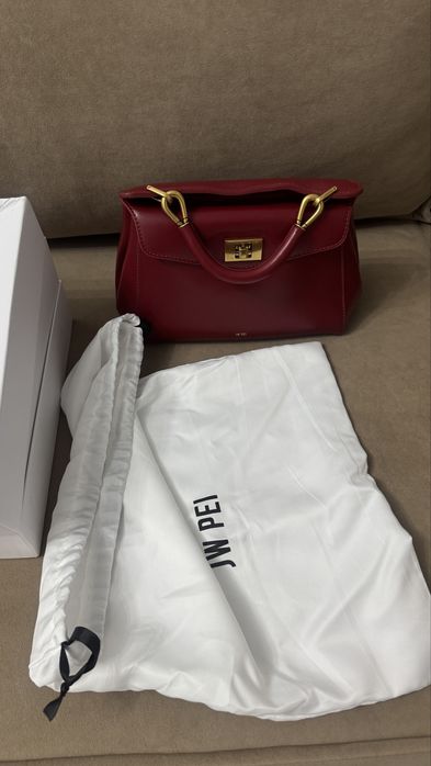 Срочно продам сумку JW PEI