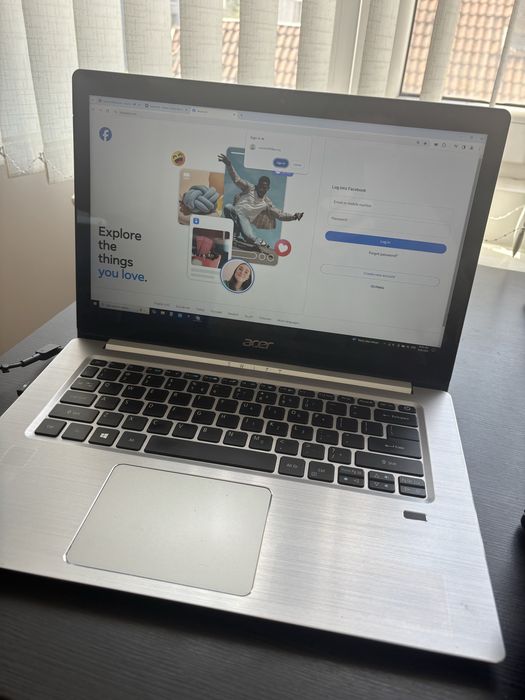 Лаптоп Acer Swift 3 – отлично състояние, нова батерия