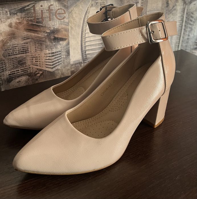 Туфли бежевого цвета