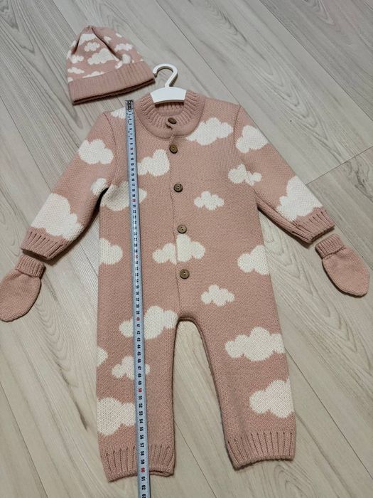 Продам комбинезоны детские