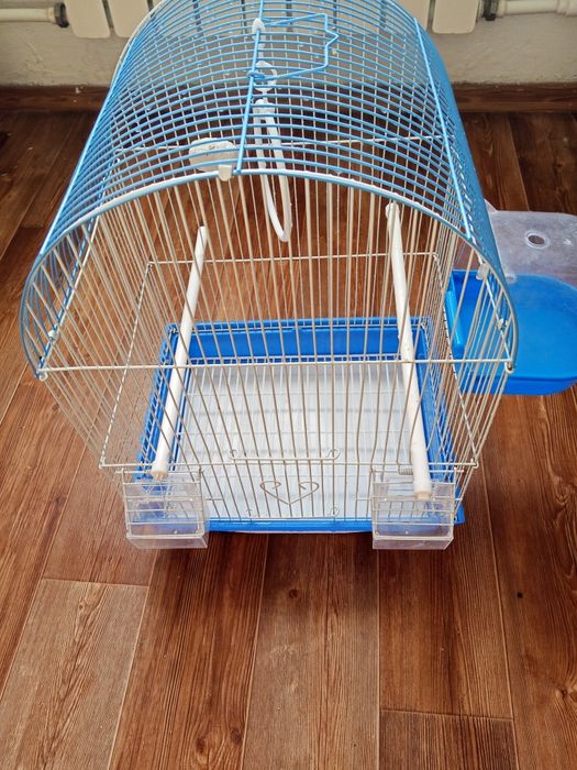 Продам клетку для попугаев