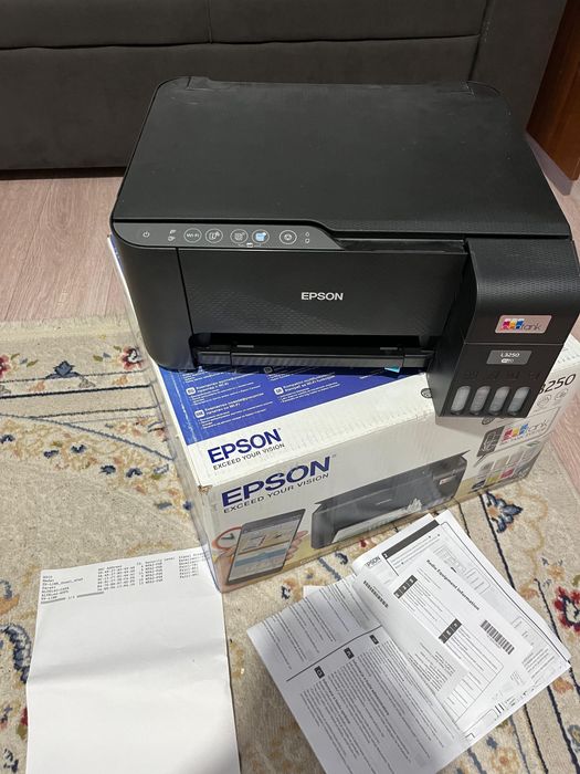 Принтер EPSON с комплектом