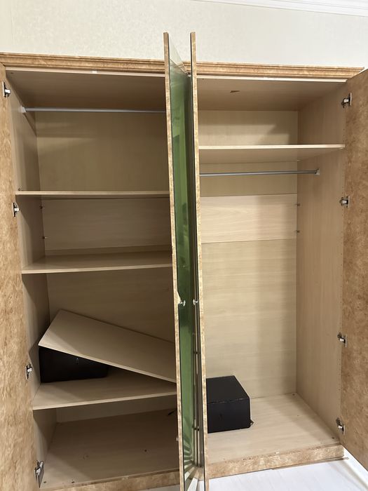 Спальный гарнитур сатылады.