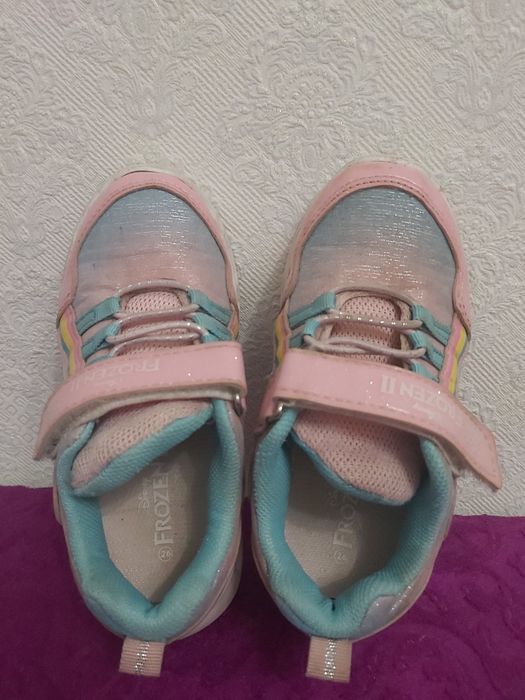 Кроссовки для девочек