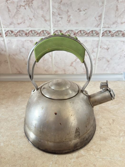 Продам чайники по 50 000.