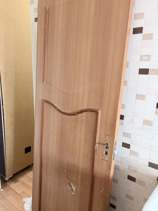 Отдам двери 3 штуки даром