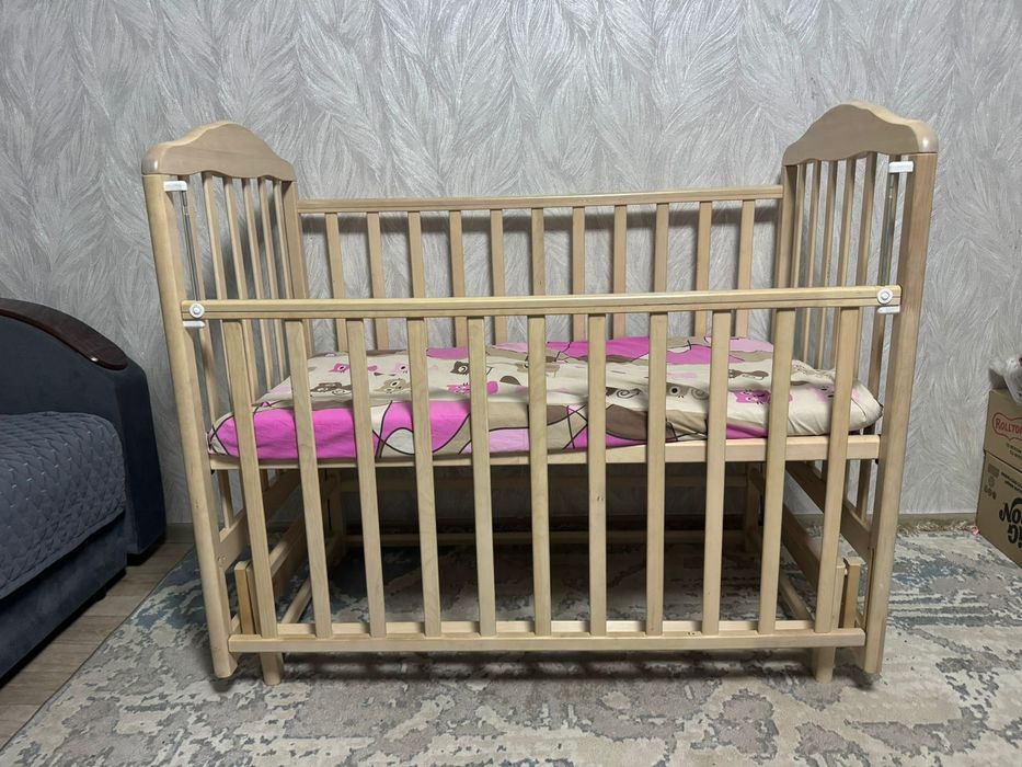 Детская кроватка
