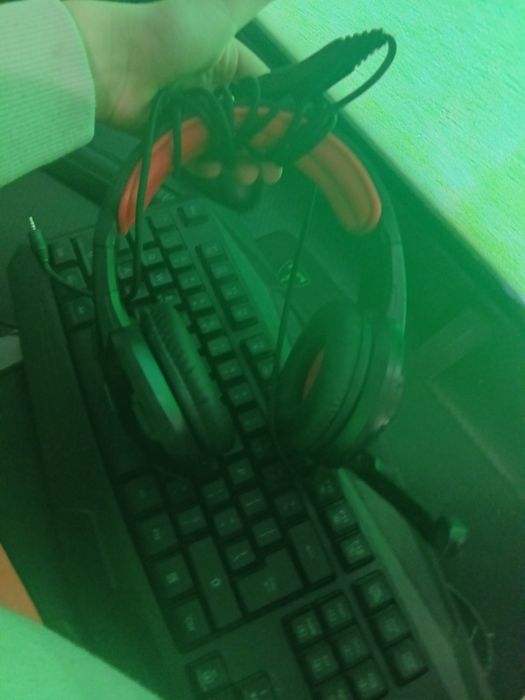 Laptop Allview + maus,tastatură,căști