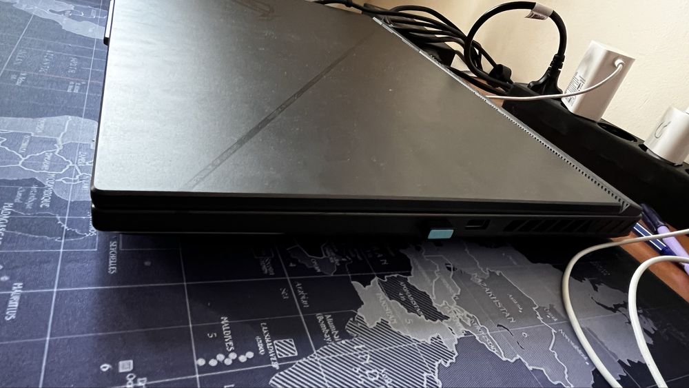 Продам ноутбук ASUS ROG G18