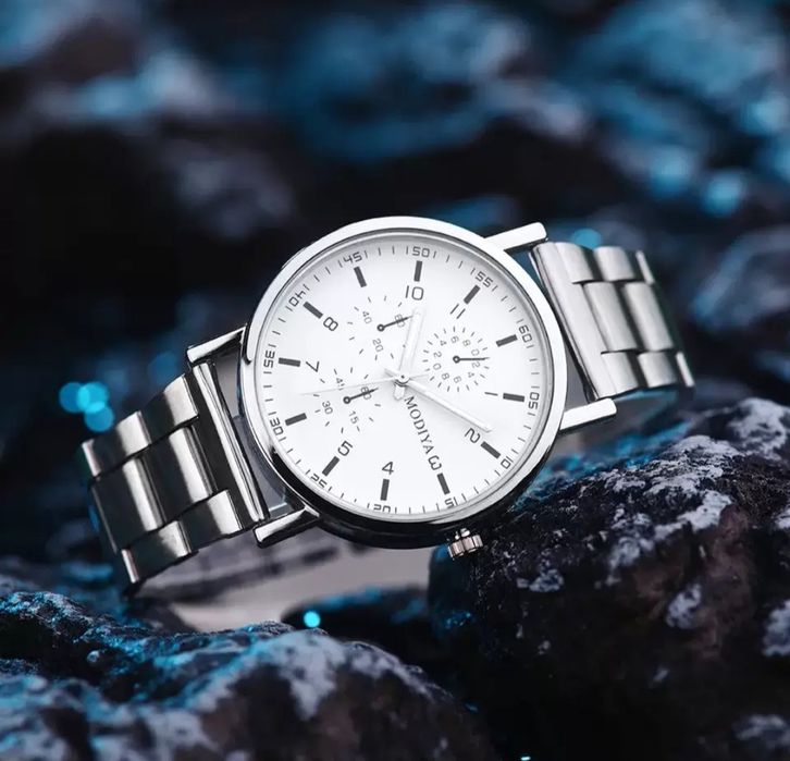 Продам часы цена дешовые