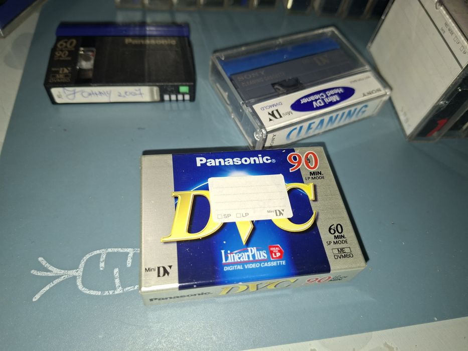 Lot casete video miniDV, include casetă Sony pt. curățare cap  redare