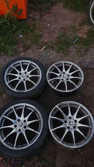 Se vinde jante pe 225/45/17