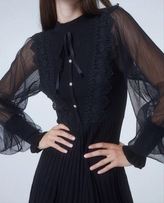 Елегантна черна рокля BSB