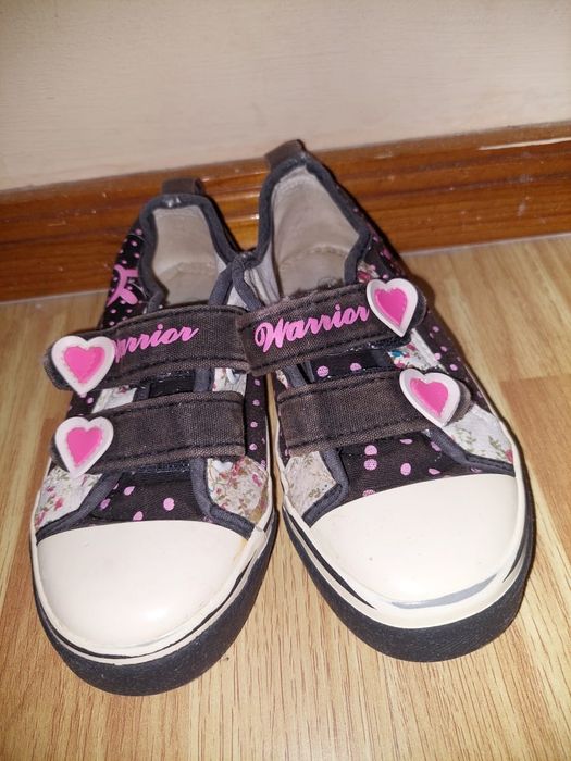 Кроссовки разные размеры