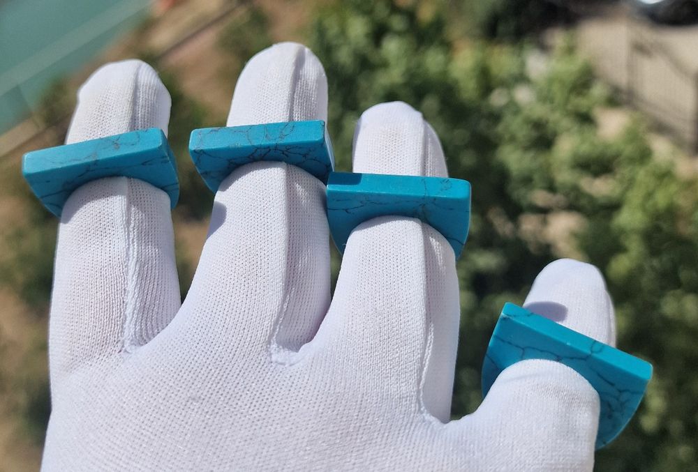 Колечко с натуральными камнями.