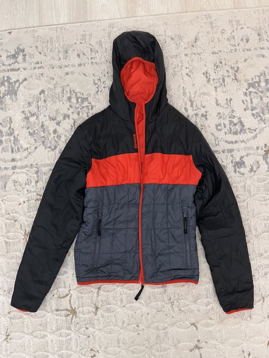 Продам куртку Reebok
