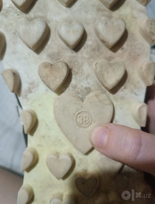 Женские кроссовки