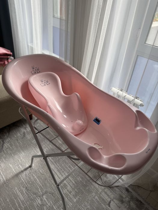 Продам детскую ванночку с горкой без подставки