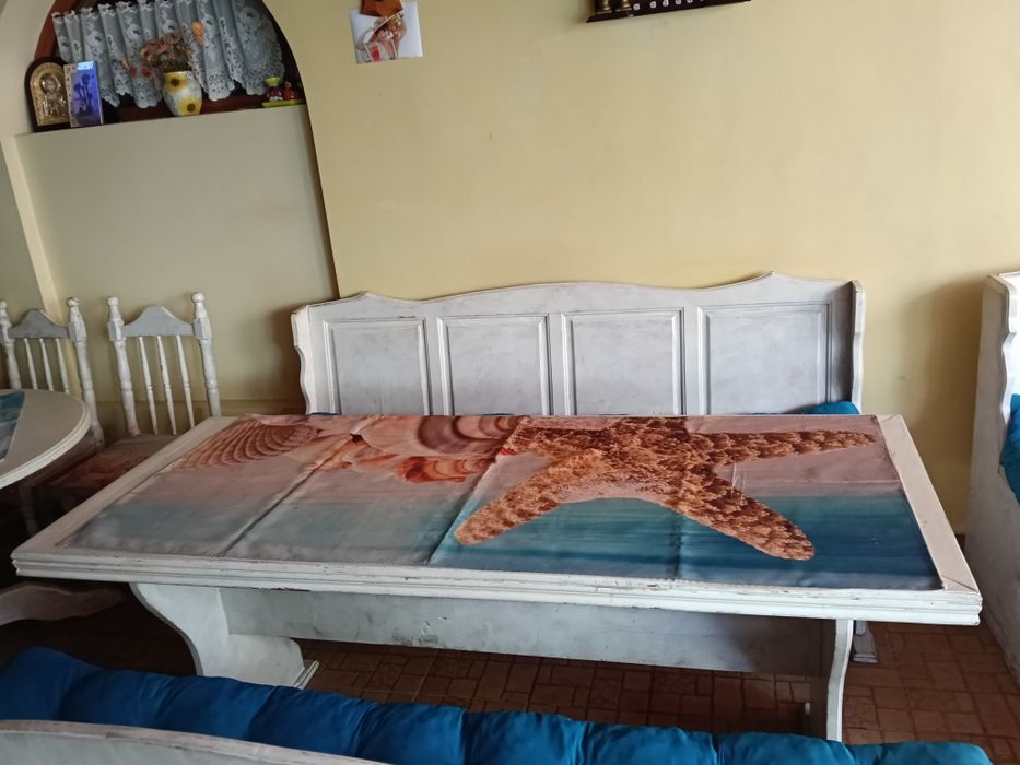 Продавам маси  ,пейки и столове