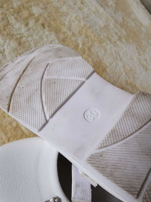 Детски   обувки                           .