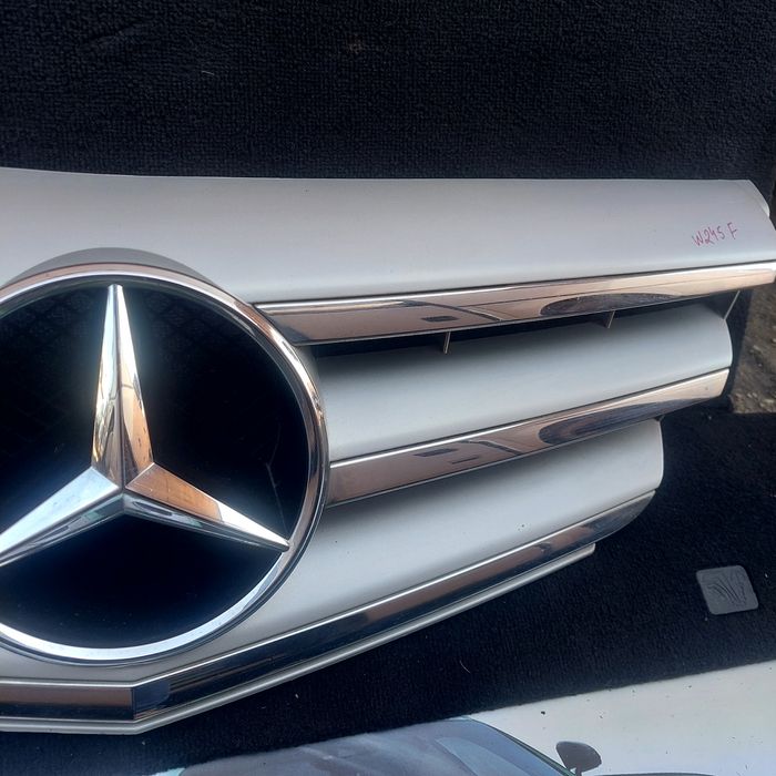 W245 Мерцедес Б класа предна решетка фейслифт