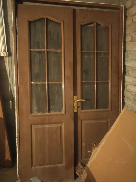 Дверь двухстворчатая