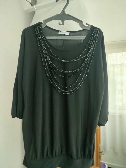 Bluza neagra foarte eleganta