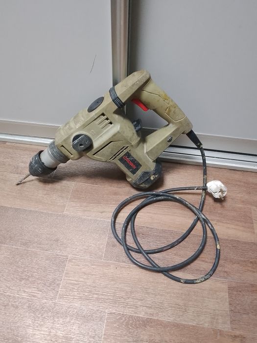 Продам Перфоратор1500 в